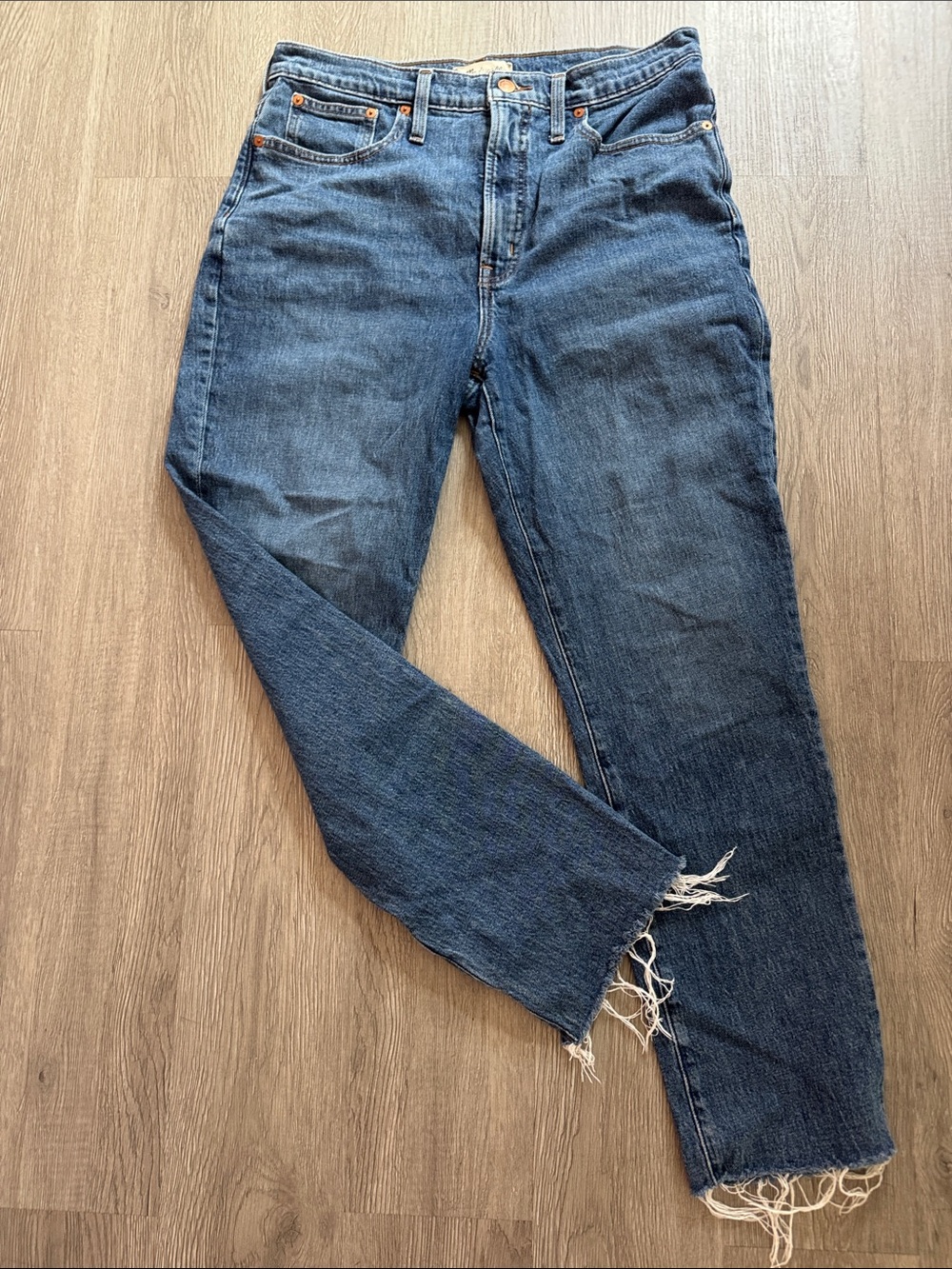 Madewell Vintage-Inspired Straight Leg Blue Denim Jeans with Frayed Hem